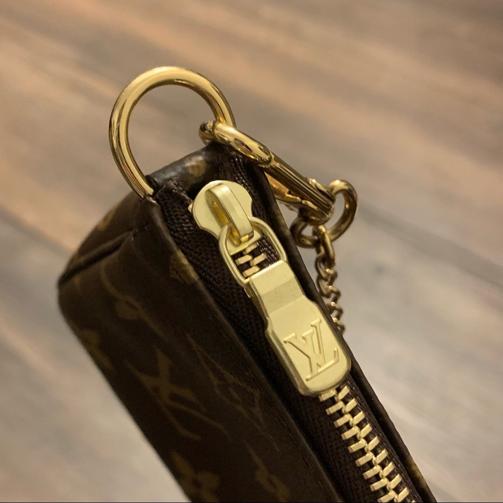 ❌SOLD❌ NEW Louis Vuitton Mini Pochette Accessoires in Monogram Canvas - Picture 7 of 9